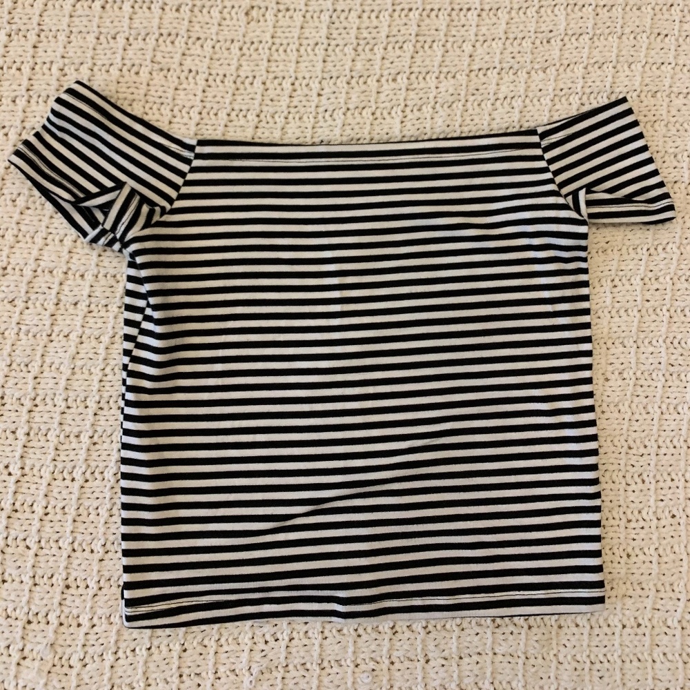 Off the Shoulder Crop Top